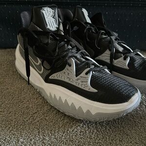 Nike Kyrie 4 Low Black Wolf Grey